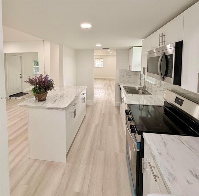 Foto del edificio - 4431 NW 13th St