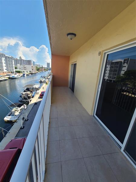 Foto del edificio - 3545 NE 167th St