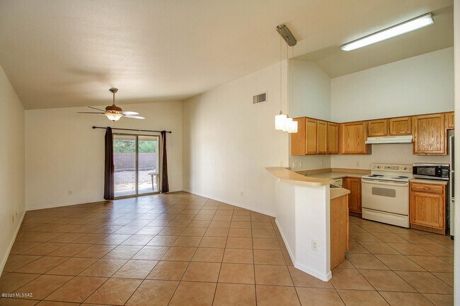 Building Photo - 7972 E Jennifer Anne Dr