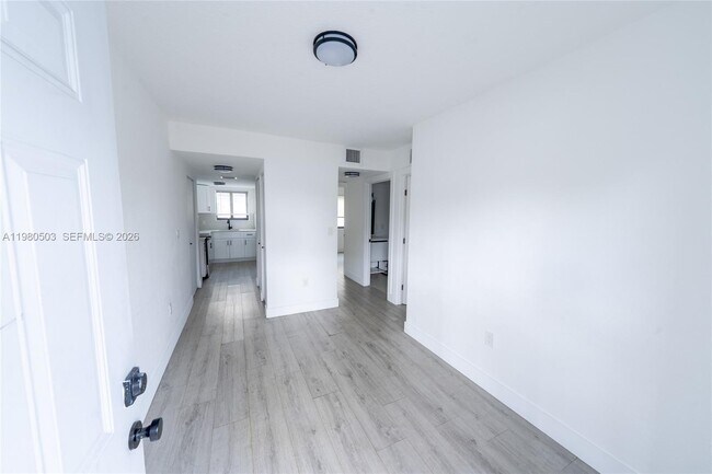 Foto del edificio - 3417 NW 22nd Ave