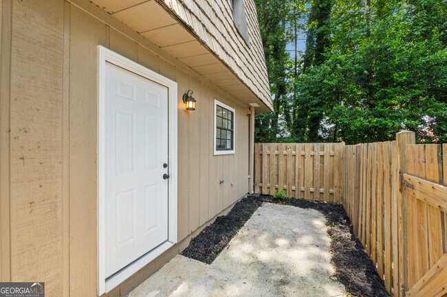 Building Photo - 6438 Stone Terrace