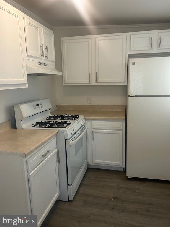 Building Photo - 2136 N Fulton Ave