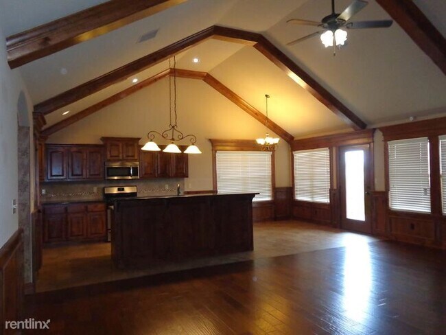 Foto del edificio - 3 br, 2 bath House - 12110 East 69th Stree...