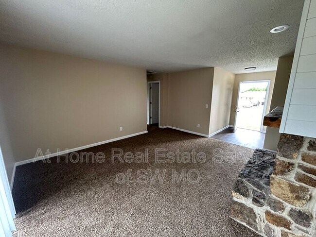 Building Photo - 4315 S Glenn
