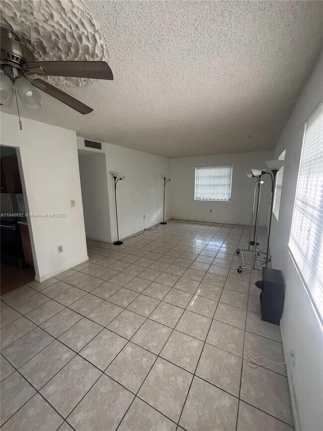 Building Photo - 15813 NW 38th Pl