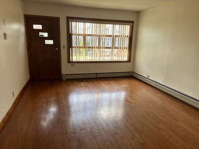 Building Photo - 48 Stuyvesant Ave