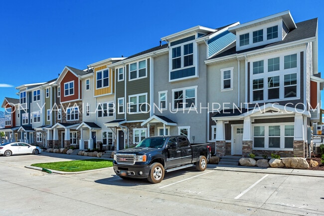 Building Photo - 689 E 355 N