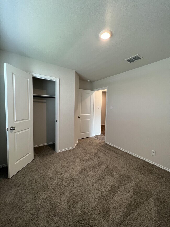 Building Photo - 15315 Shortwing