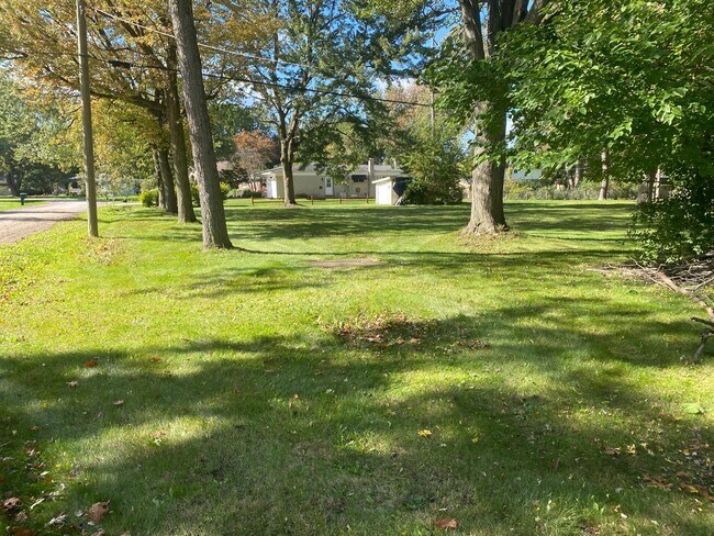 Foto del edificio - 14415 Newburgh Rd