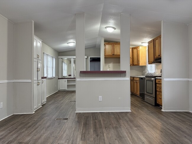 Building Photo - 237 Laurel Ln