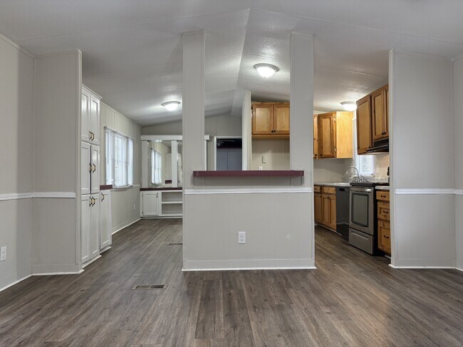 Foto del edificio - 237 Laurel Ln