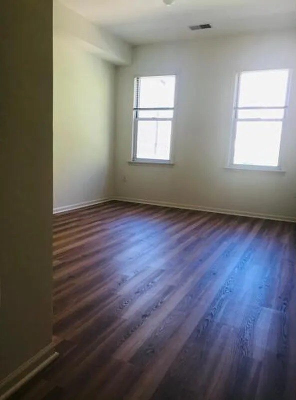 76 Morris St, Jersey City, NJ 07302 Room for Rent in Jersey City, NJ