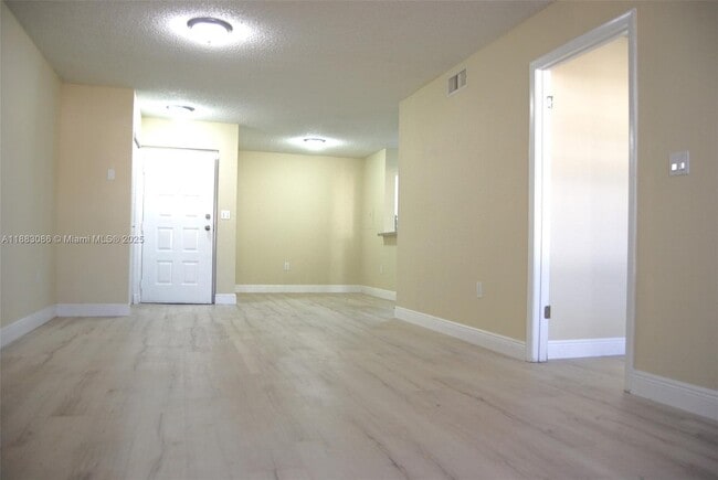 Building Photo - 2820 N Oakland Forest Dr