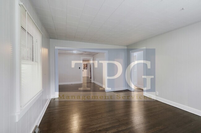 Foto del edificio - 13425 Parker Ave