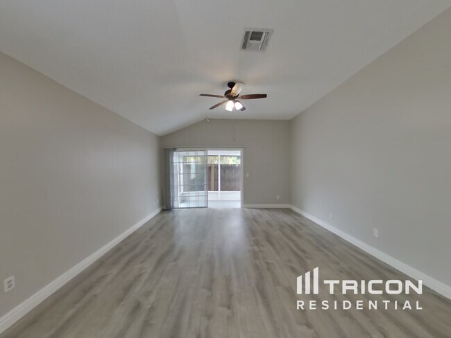 Foto del edificio - 7727 Mystic Point Ct W