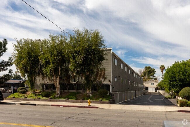 Building Photo - 7307 Haskell Ave