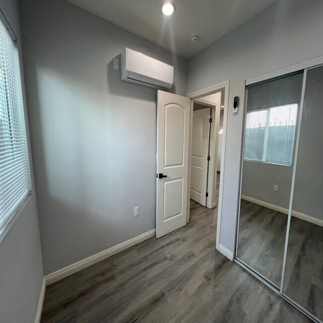 Foto del edificio - 1636 W 60th St