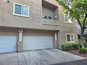 Building Photo - 2053 Quarry Ridge St