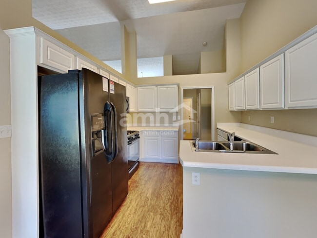 Building Photo - 2103 Yarbrough Way