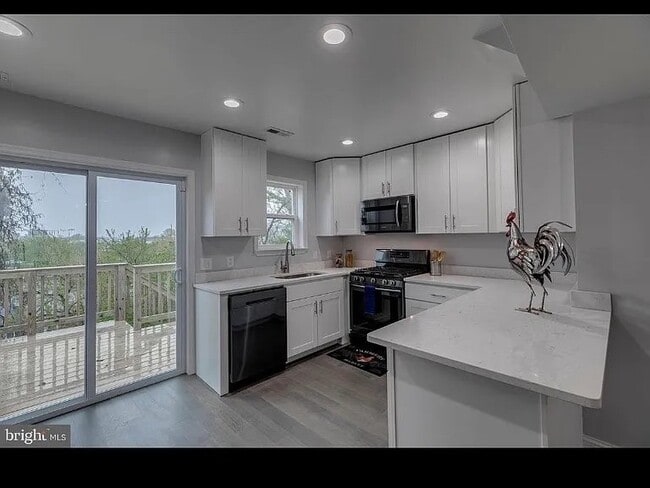 Photo - 5520 B St SE (Washington, DC) Townhome
