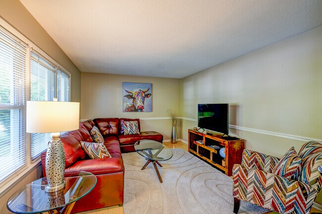 Building Photo - 3418 Huntleigh Dr