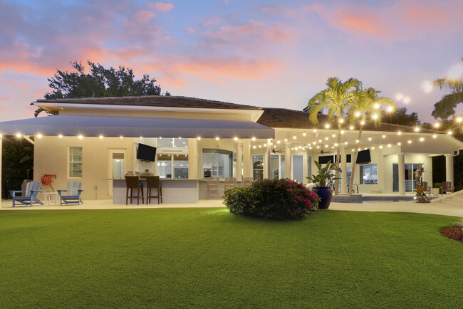 Foto del edificio - 18808 SE Windward Island Ln