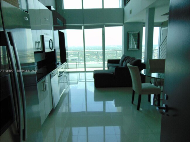 Foto del edificio - 60 SW 13th St