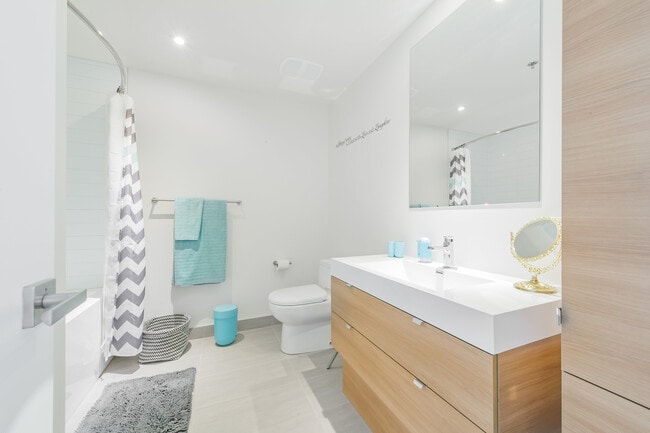 Building Photo - L'Hexagone Apartments