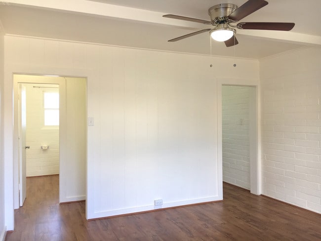 Building Photo - 2934 Varsity Cir