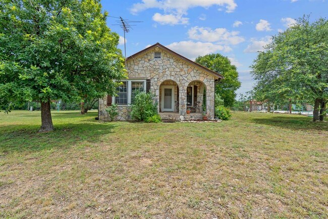 Foto del edificio - 3468 Elder Hill Rd