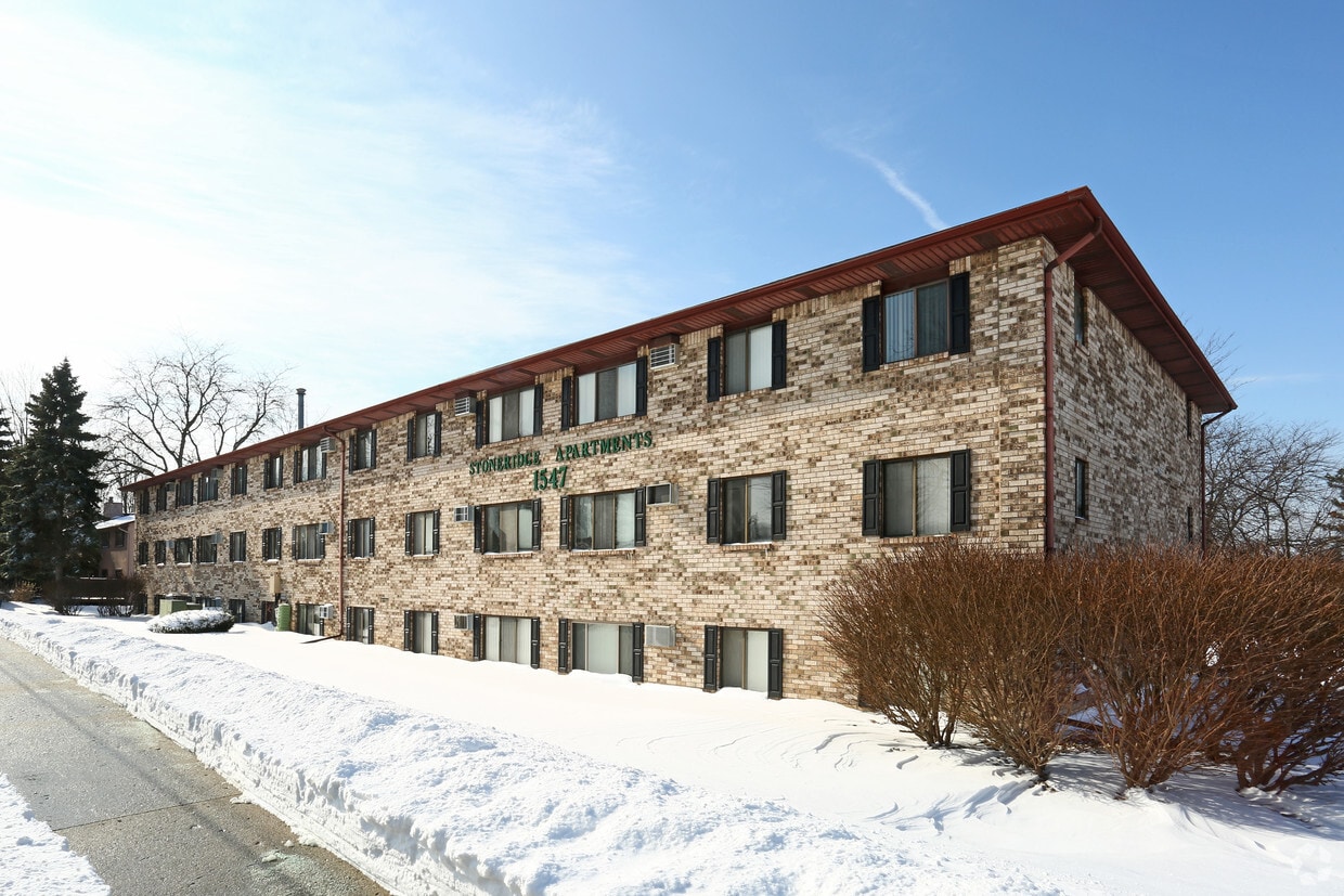 Primary Photo - Stoneridge Apartments