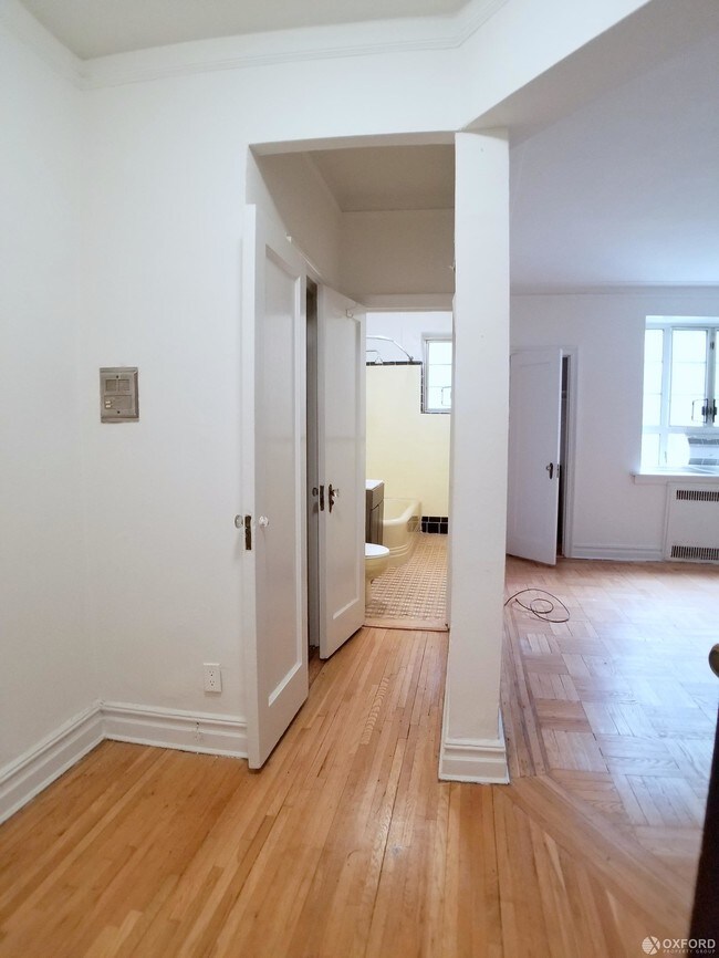Foto del edificio - 140 8th Avenue
