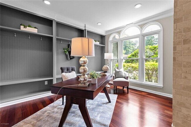 Building Photo - 2990 Hearthstone Dr