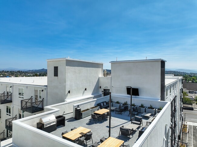 Foto del edificio - 64 Forty