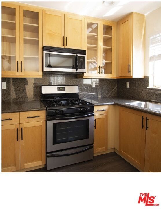 Foto del edificio - 435 S Palm Dr