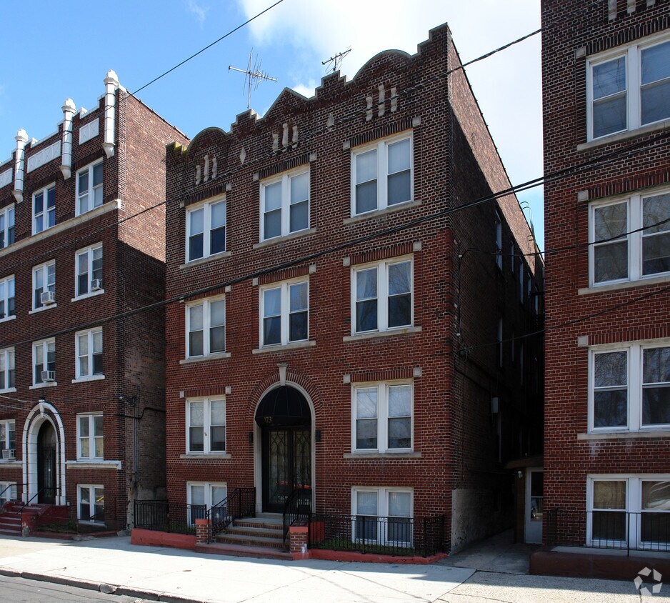 Primary Photo - 173 W 48th St