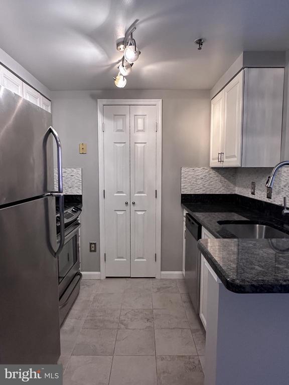 Foto del edificio - 4808 Moorland Ln