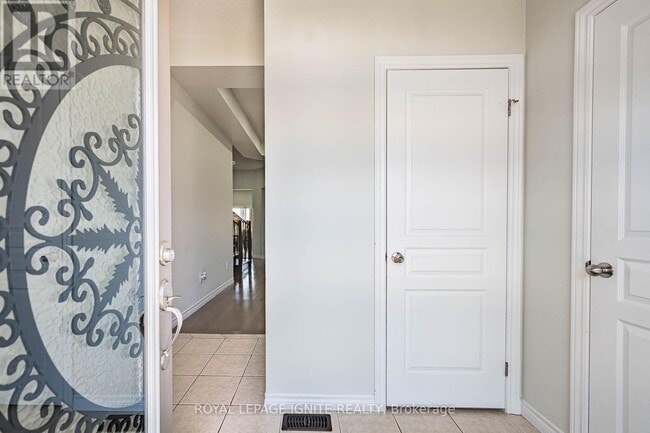 Building Photo - 18 Monkton Cir