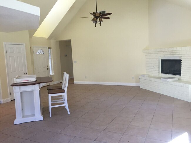 Foto del edificio - 3 Bed 2 Bath House in Bear Valley Springs!