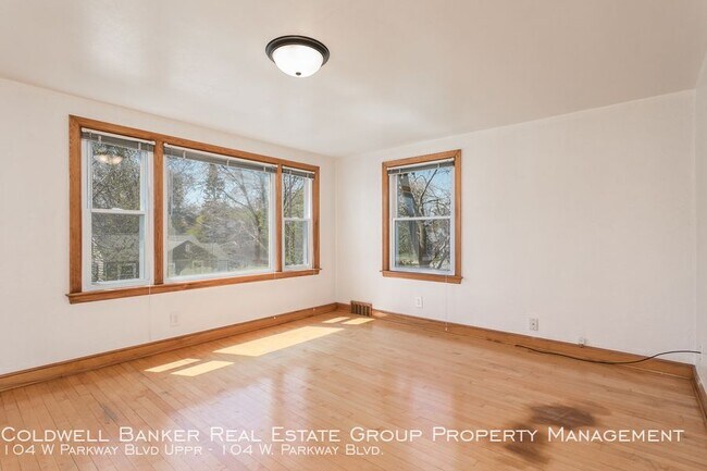 Building Photo - 104 W Parkway Blvd Uppr