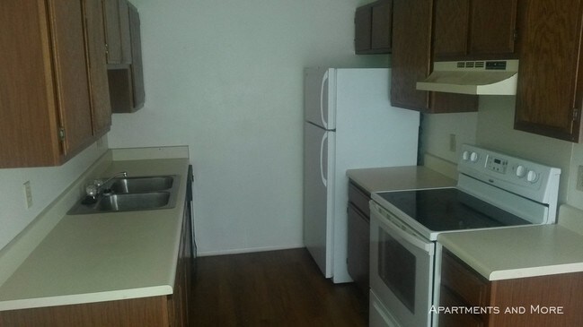 Foto del edificio - 611 Bracewood Cir