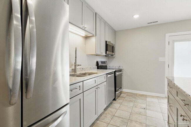 Foto del edificio - 4741 Huron Dr