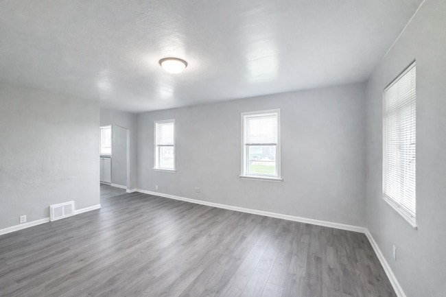 Foto del edificio - 4BR SW Canton Home