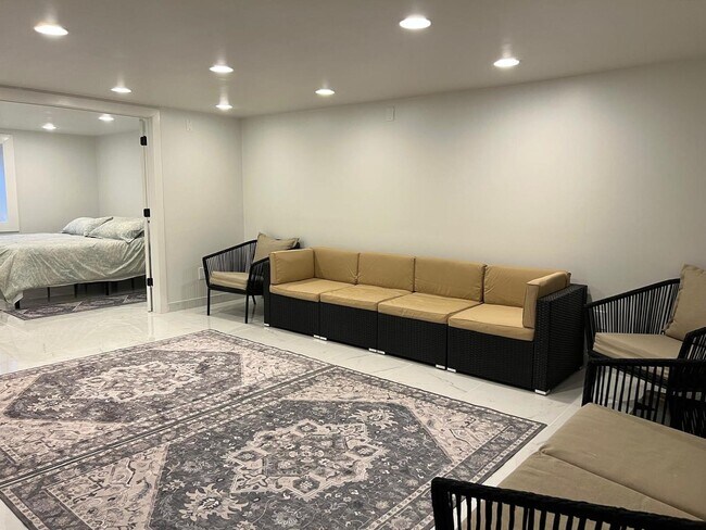 Foto del edificio - 227 Juneway Terrace