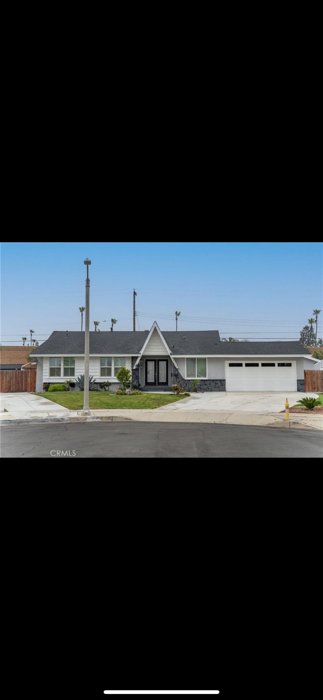 Building Photo - 1560 N Helen Ct