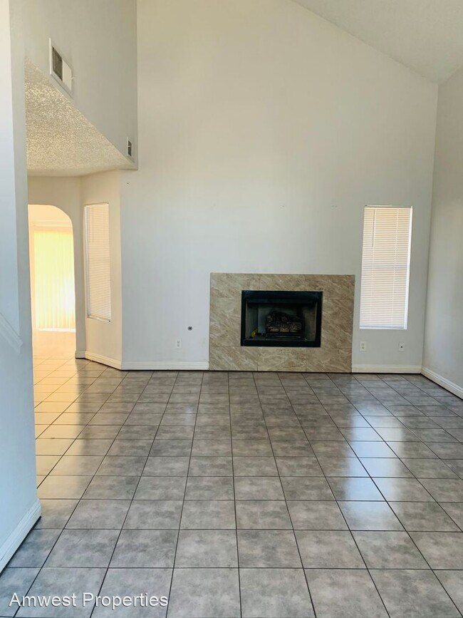 Foto del edificio - 3 br, 2.5 bath House - 1100 Holliston Circle