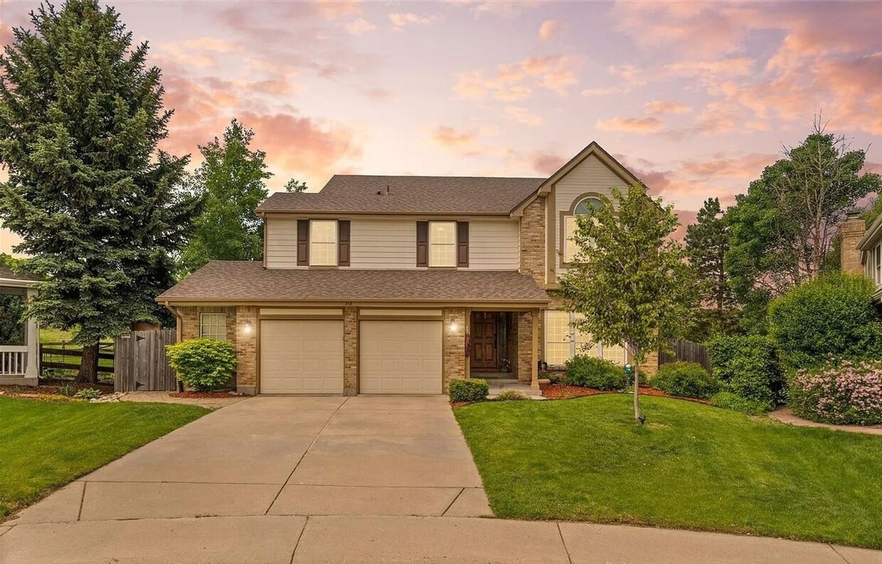 Foto principal - Stunning 5BR House in Castle Pines