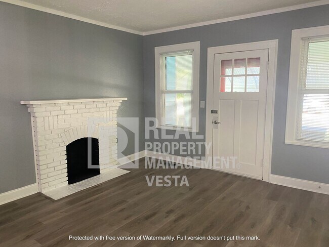Foto del edificio - 1349 Hillyer Ave