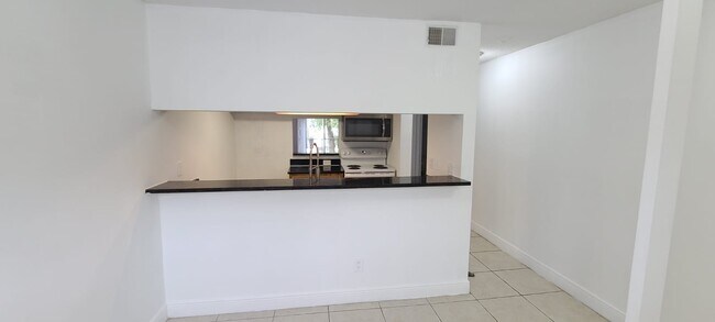Building Photo - 7155 E Bank Dr