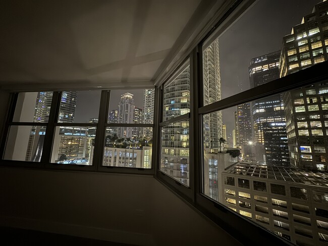 Foto del edificio - 825 Brickell Bay Dr